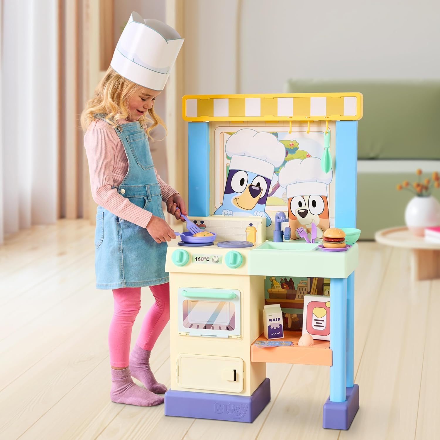BLUEY Cook with Chef Kitchen Playset with Sounds, Lights and 20 Play Pieces T399