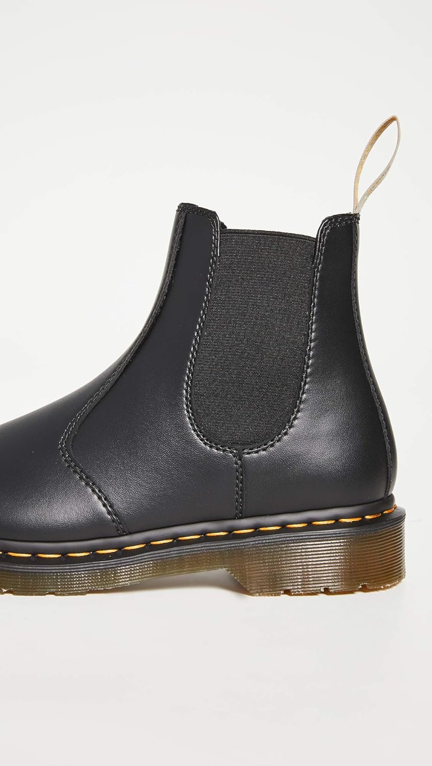 Dr. Martens Men's 2976 Felix Rub Off Chelsea Boot, Black V737