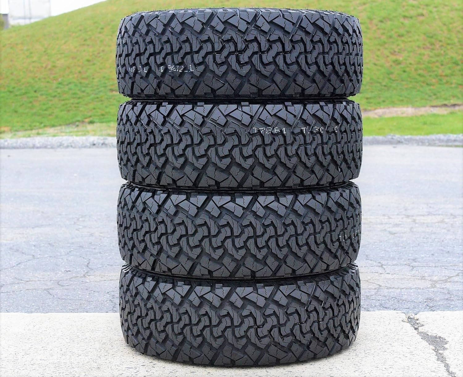 Venom Power Terra Hunter X/T XT All-Terrain Radial Tires 35X12.50R17LT 10-Ply E189
