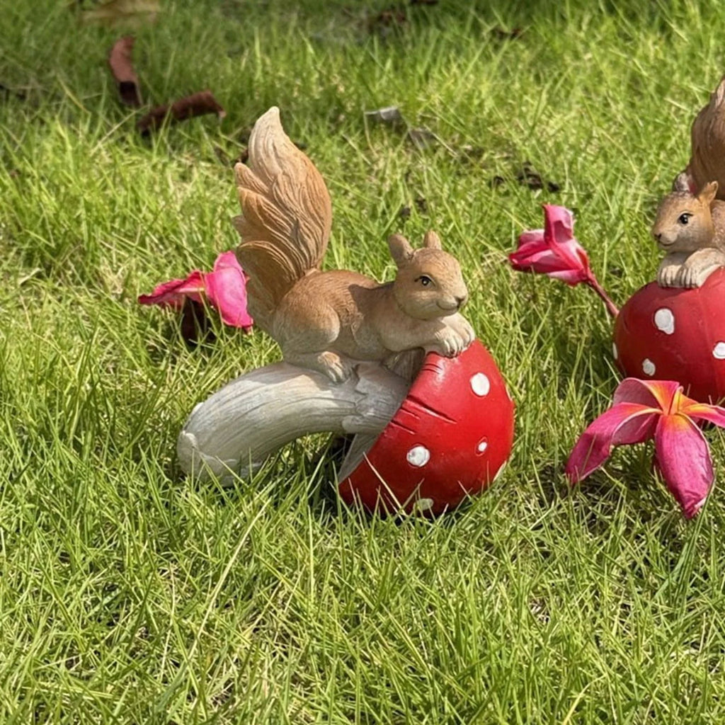 2 Squirrel Ornaments I9969