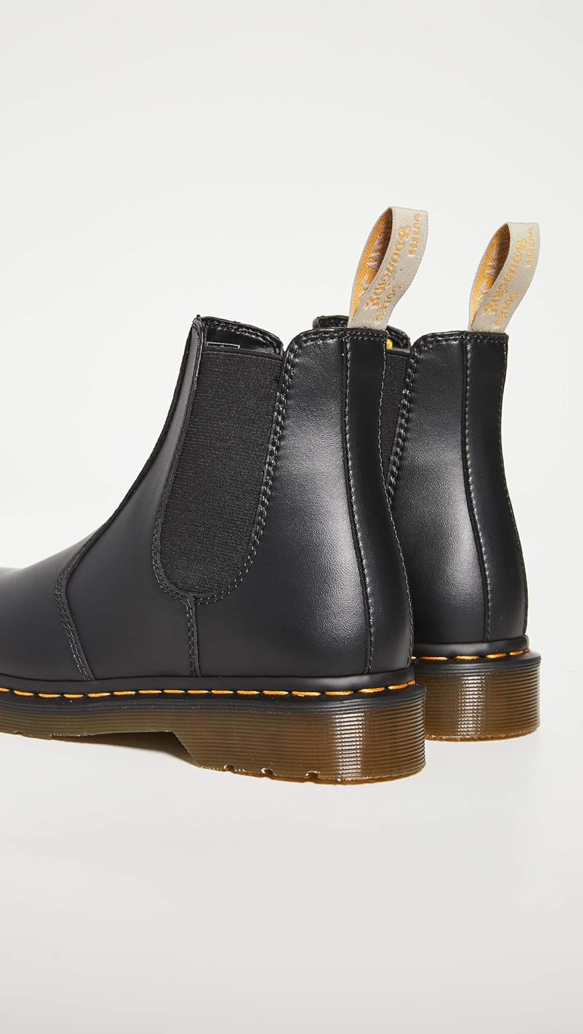 Dr. Martens Men's 2976 Felix Rub Off Chelsea Boot, Black V737